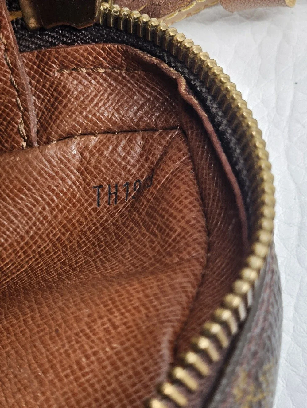 Authentic Louis Vuitton LV Jeune Fille MM Monogram Crossbody Shoulder w/dustbag